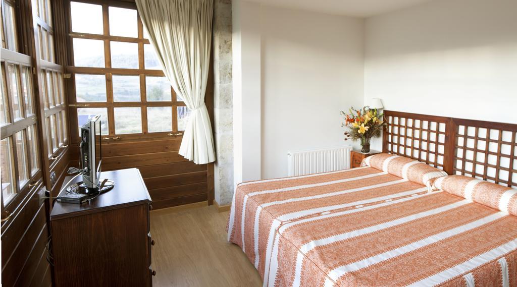 Hotel Casona Cuervo San Tirso de Candamo Eksteriør billede